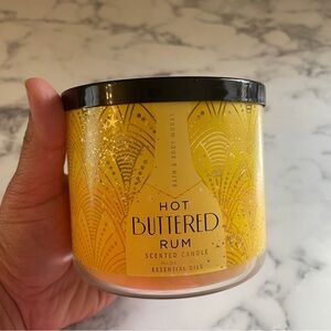 Bath&body works hot buttered rum candle 14.5oz
